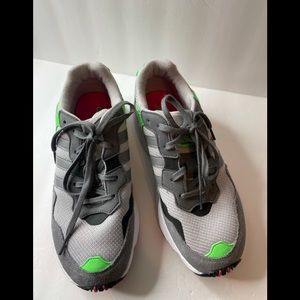 NEW Men’s ADIDAS Gray Neon YUNG-96 SIZE US 7